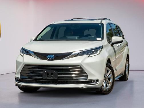 Wind Chill Pearl 2022 Toyota Sienna Limited