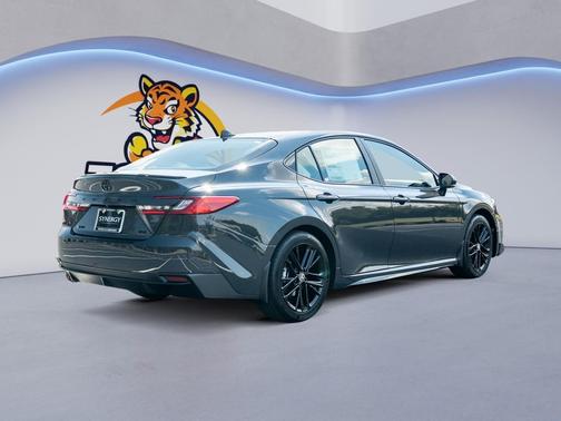 Underground 2026 Toyota Camry SE