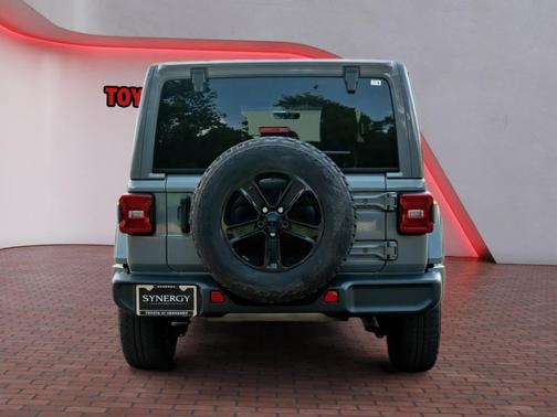 Sting-Gray Clearcoat 2022 Jeep Wrangler Unlimited Sahara