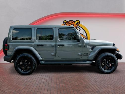 Sting-Gray Clearcoat 2022 Jeep Wrangler Unlimited Sahara