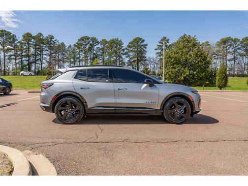 2025 Chevrolet Equinox EV RS