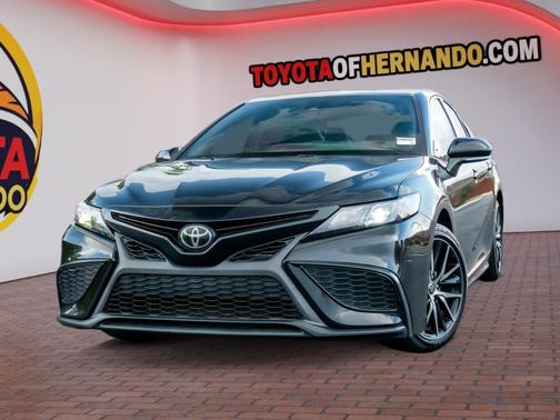 Midnight Black Metallic 2022 Toyota Camry SE