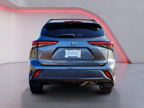 2020 Toyota Highlander Hybrid XLE