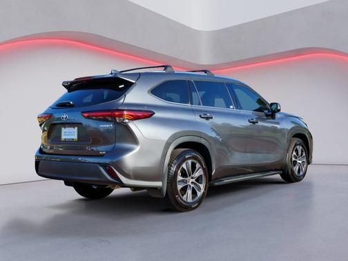 2020 Toyota Highlander Hybrid XLE