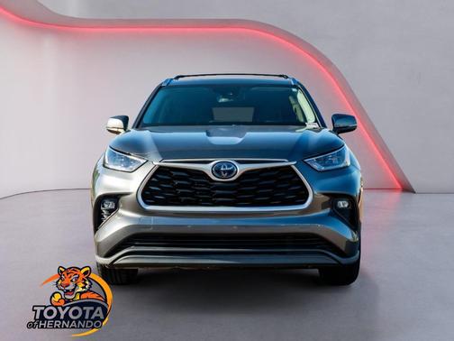 2020 Toyota Highlander Hybrid XLE