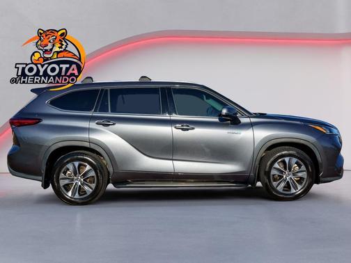 2020 Toyota Highlander Hybrid XLE