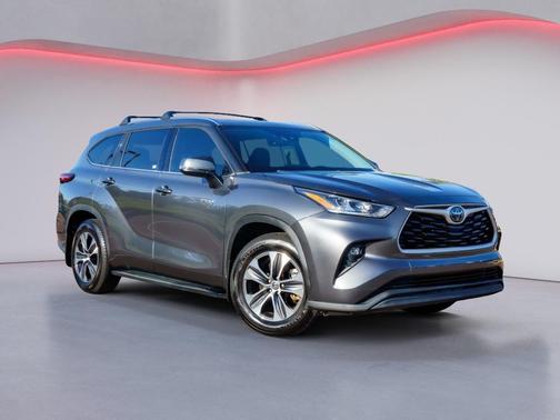2020 Toyota Highlander Hybrid XLE
