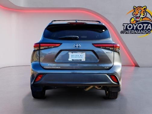 2020 Toyota Highlander Hybrid XLE