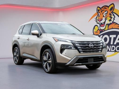 Champagne Silver Metallic 2024 Nissan Rogue SL