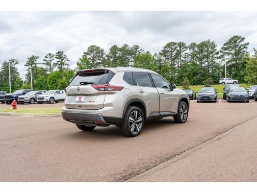 2024 Nissan Rogue SL