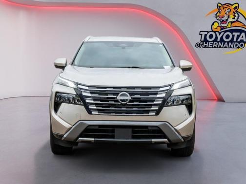 Champagne Silver Metallic 2024 Nissan Rogue SL