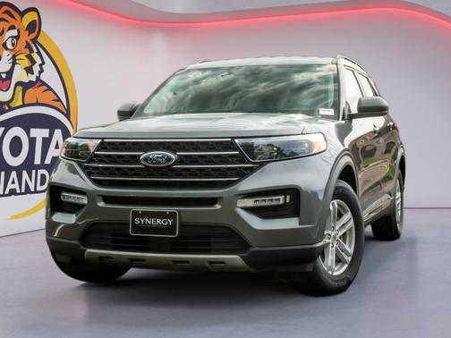 CARBONIZED GRAY METALLIC 2024 Ford Explorer XLT