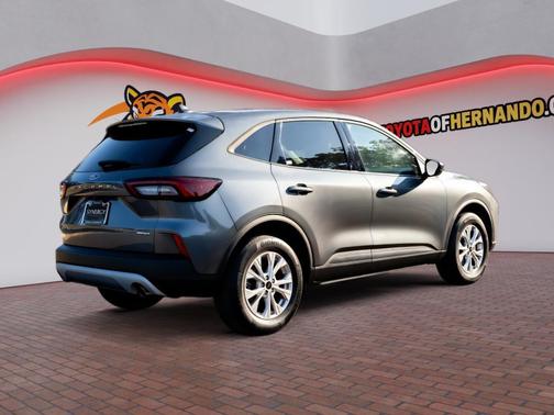 Carbonized Gray Metallic 2025 Ford Escape Active