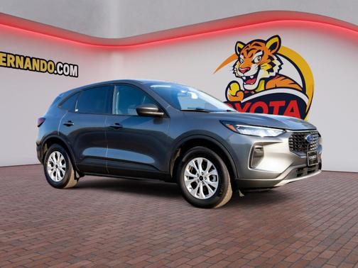 Carbonized Gray Metallic 2025 Ford Escape Active