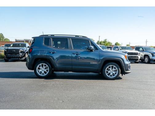 Slate Blue Pearlcoat 2021 Jeep Renegade Latitude
