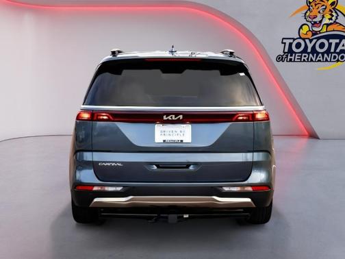 2023 Kia Carnival SX