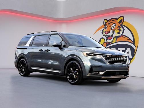 2023 Kia Carnival SX