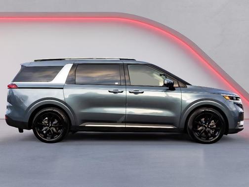 2023 Kia Carnival SX