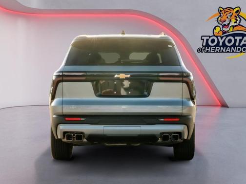 Sterling Gray Metallic 2026 Chevrolet Traverse LT