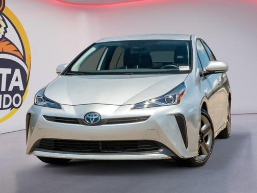 Classic Silver Metallic 2021 Toyota Prius XLE