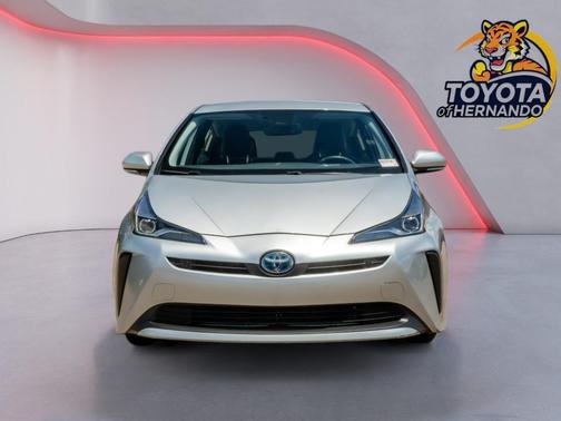 Classic Silver Metallic 2021 Toyota Prius XLE