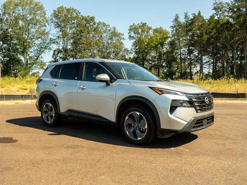 Brilliant Silver Metallic 2025 Nissan Rogue SV