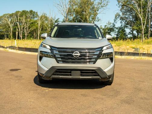 Brilliant Silver Metallic 2025 Nissan Rogue SV