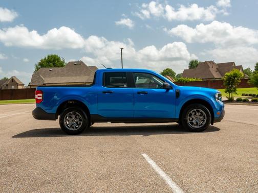 Velocity Blue 2025 Ford Maverick XLT