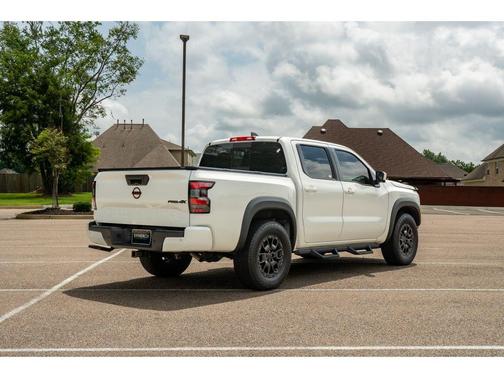 Glacier White 2023 Nissan Frontier PRO-4X