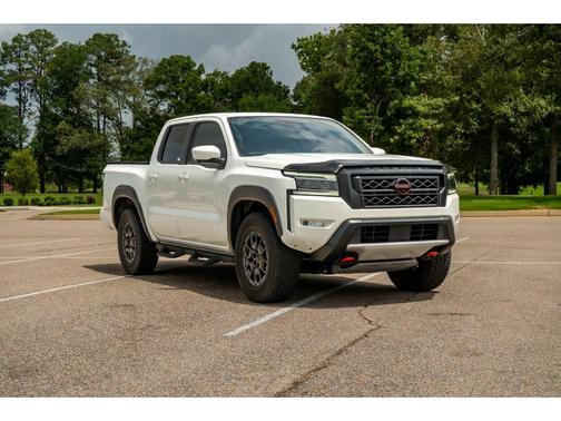 Glacier White 2023 Nissan Frontier PRO-4X