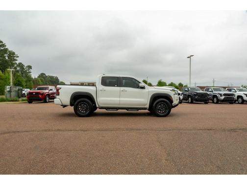 Glacier White 2023 Nissan Frontier PRO-4X