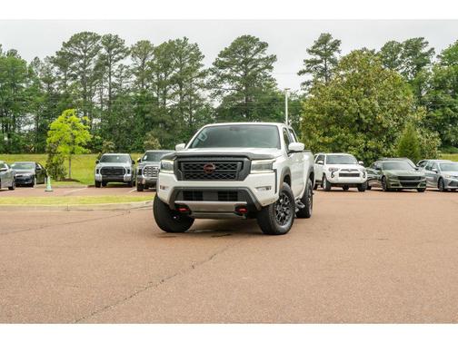 Glacier White 2023 Nissan Frontier PRO-4X