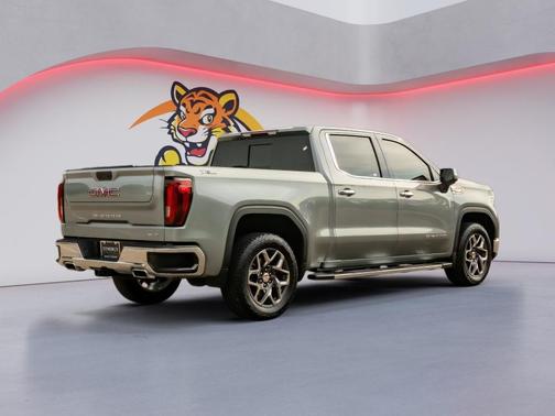 Sterling Metallic 2024 GMC Sierra 1500 SLT