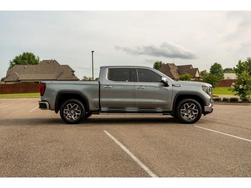 Sterling Metallic 2024 GMC Sierra 1500 SLT
