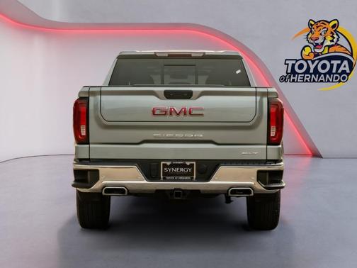 Sterling Metallic 2024 GMC Sierra 1500 SLT