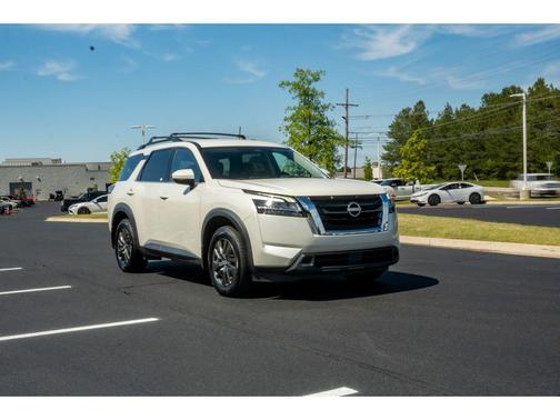 Pearl White Tricoat 2022 Nissan Pathfinder SV 2WD
