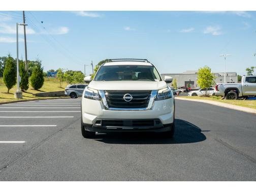 Pearl White Tricoat 2022 Nissan Pathfinder SV 2WD