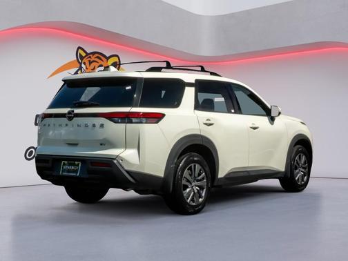 Pearl White Tricoat 2022 Nissan Pathfinder SV 2WD