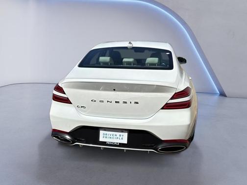 2025 Genesis G70 2.5T RWD