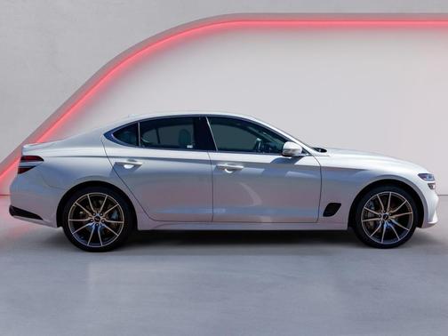 2025 Genesis G70 2.5T RWD