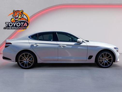 2025 Genesis G70 2.5T RWD
