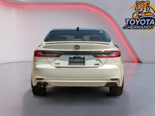 Wind Chill Pearl w/Midnight Black Metallic Roof 2026 Toyota Camry XSE