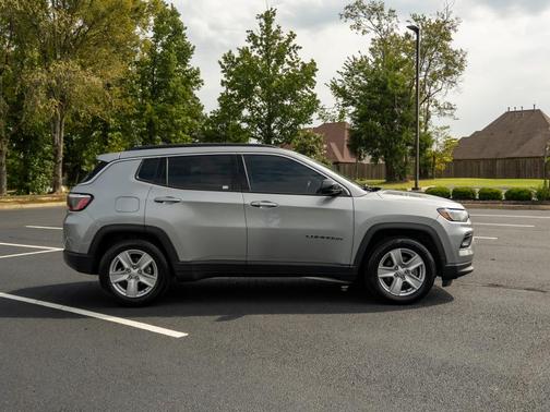 Billet Silver Metallic Clearcoat 2022 Jeep Compass Latitude
