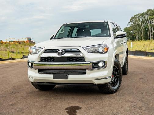 Blizzard Pearl 2020 Toyota 4Runner Limited