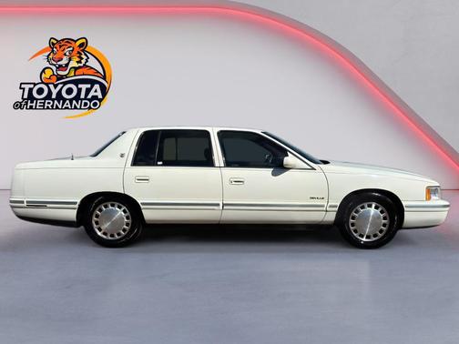 1999 Cadillac DeVille Base