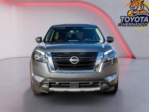 Gun Metallic 2025 Nissan Pathfinder Platinum FWD