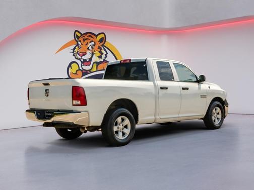 Bright White Clearcoat 2018 RAM 1500 Tradesman