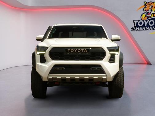 Ice Cap 2025 Toyota Tacoma Hybrid Trailhunter