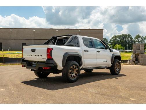 Ice Cap 2025 Toyota Tacoma Hybrid Trailhunter