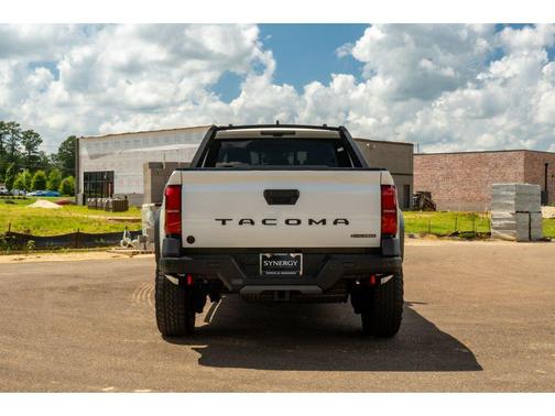 Ice Cap 2025 Toyota Tacoma Hybrid Trailhunter